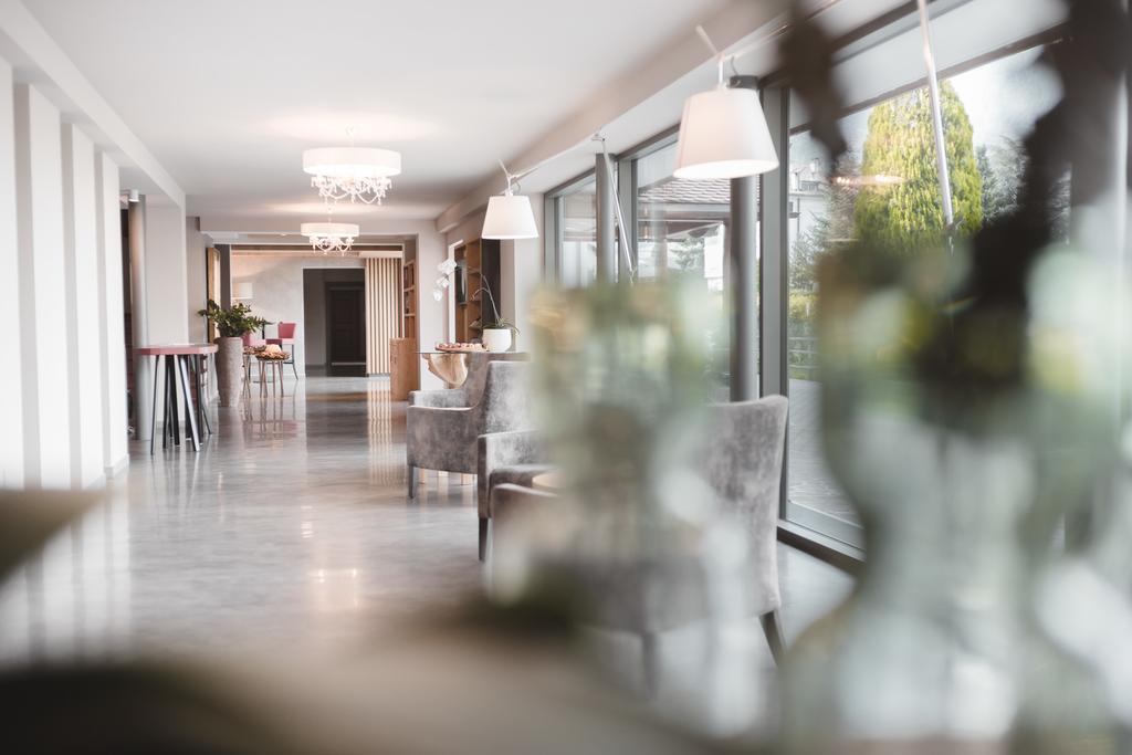 Hotel Tiefenbrunn Gardensuites & Breakfast Lana Kültér fotó